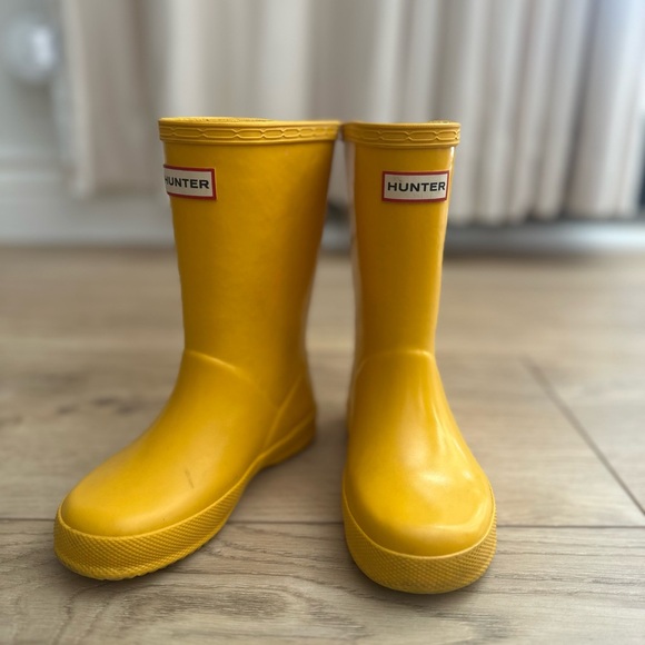 Hunter Classic Yellow Boots Kids Wellies - Picture 1 of 10